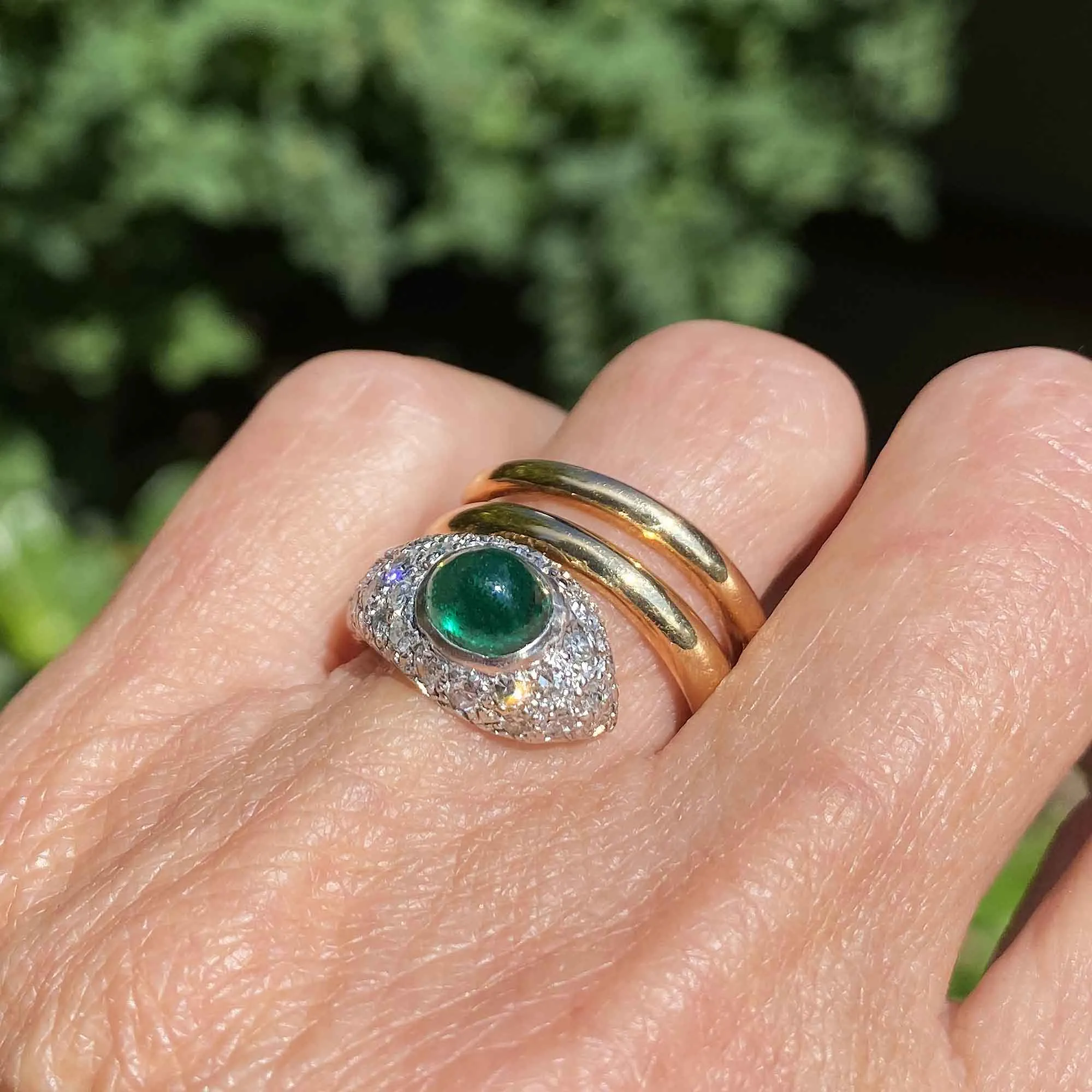 18K Gold Diamond Cluster Emerald Snake Ring