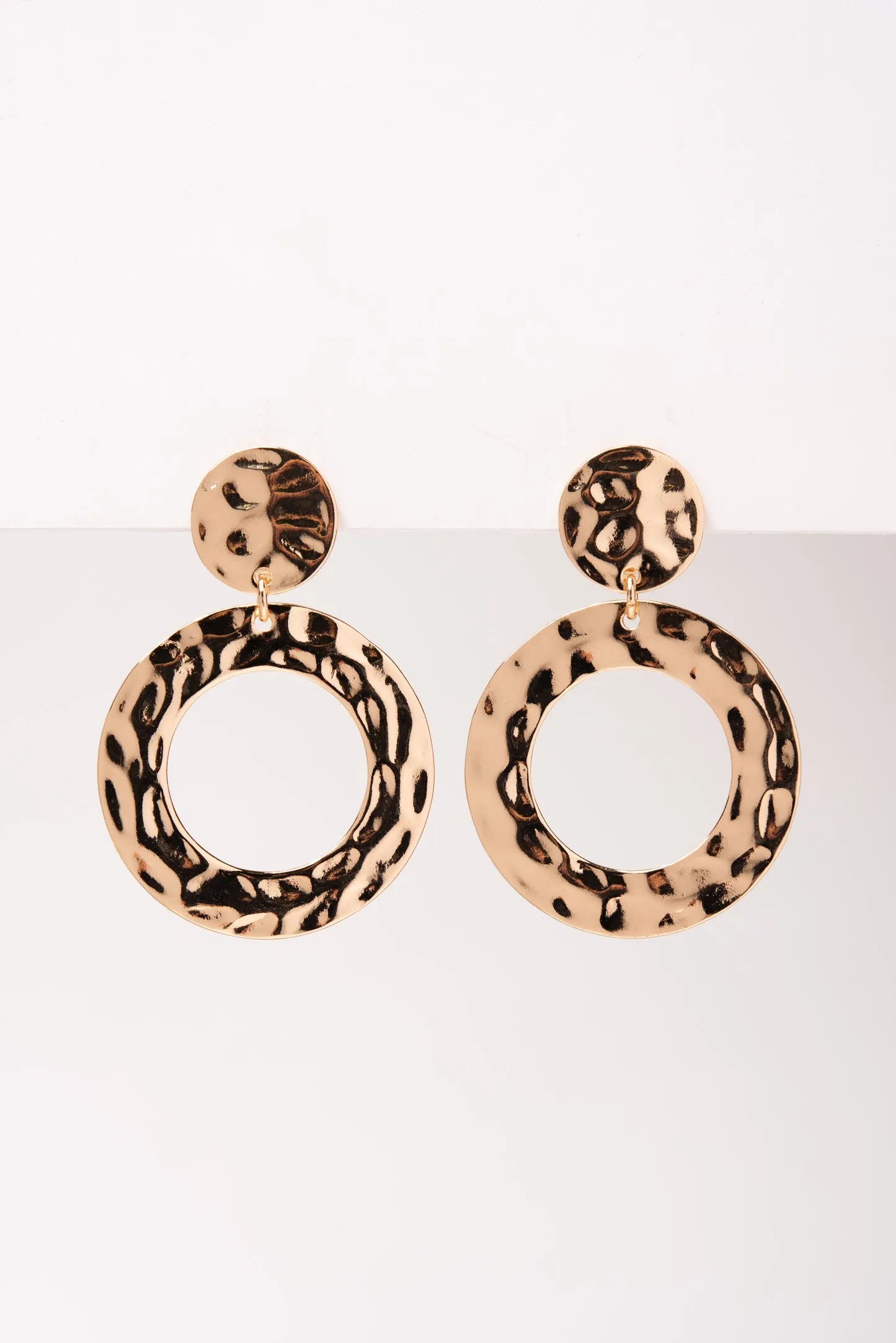 Ava Hammered Metal Circle Clip on Earrings