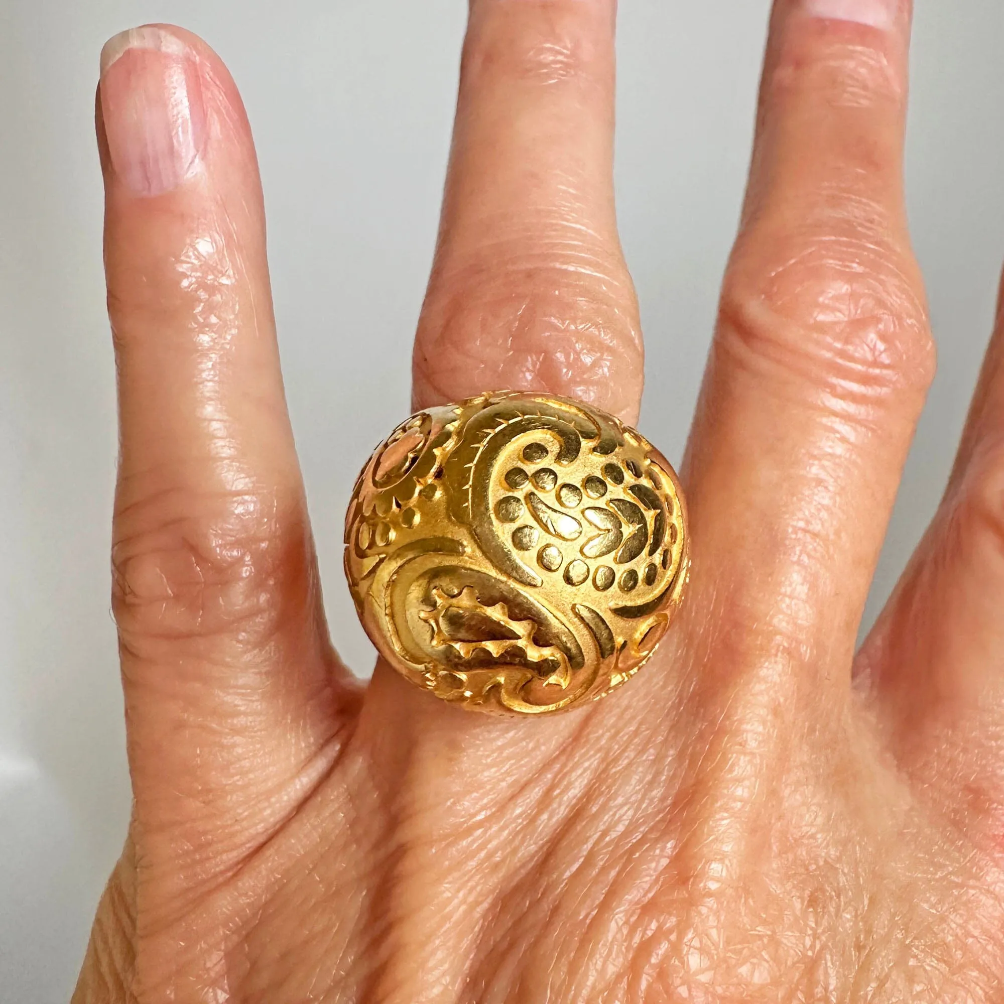 Carrera Y Carrera 18K Gold Aqua Dome Ring