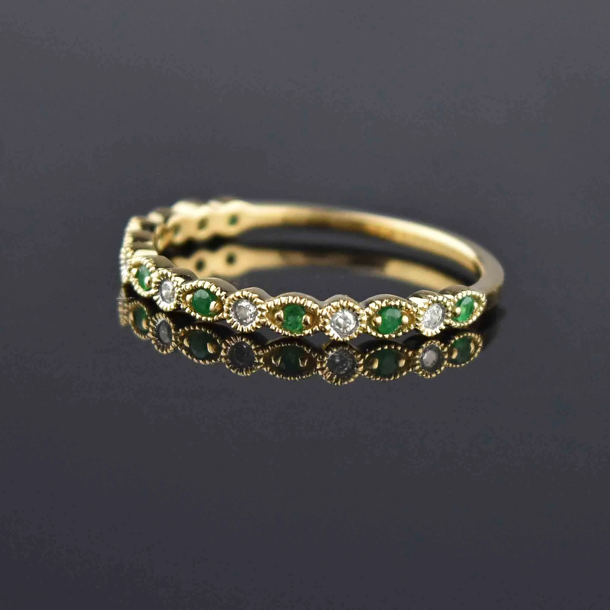 Chic Scalloped 14K Gold Diamond & Emerald Stacking Ring