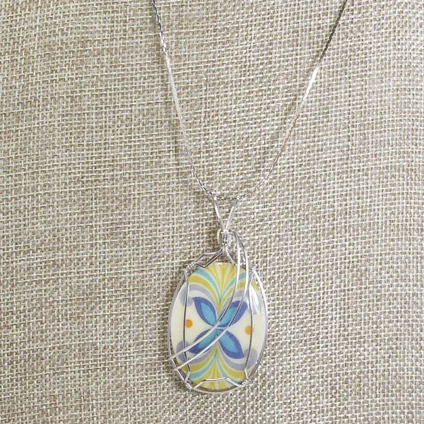 Kaeley Wire Wrap Polymer Clay Cabochon Pendant Necklace