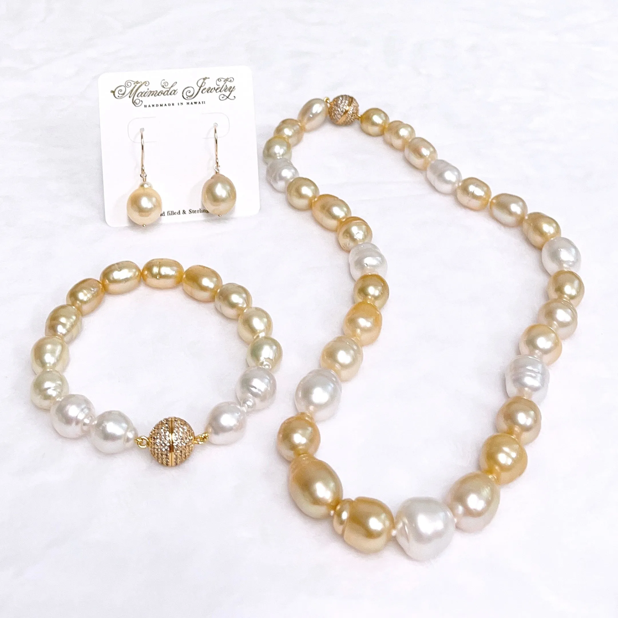 Necklace Jacqueline- gold south sea pearls (N360)