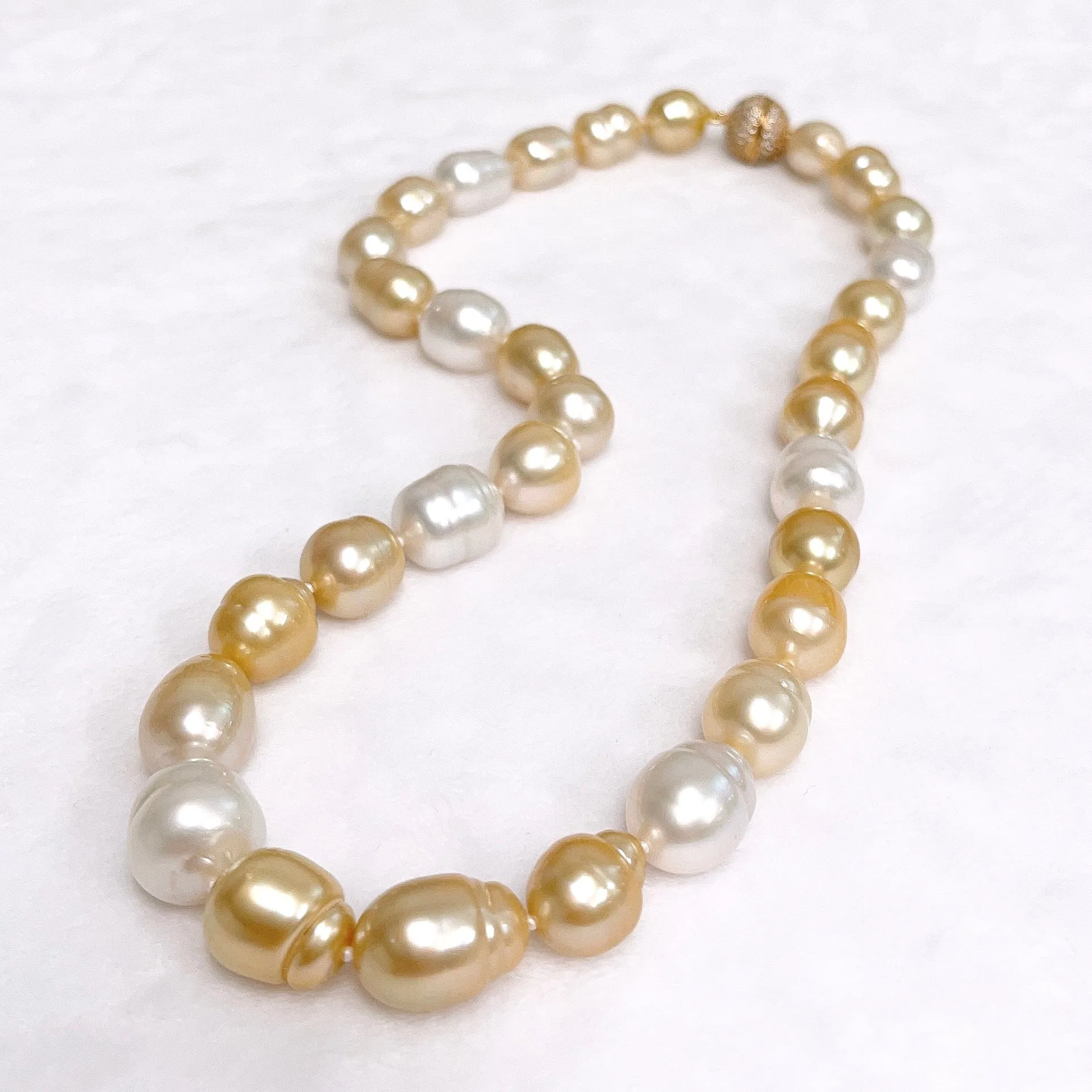 Necklace Jacqueline- gold south sea pearls (N360)