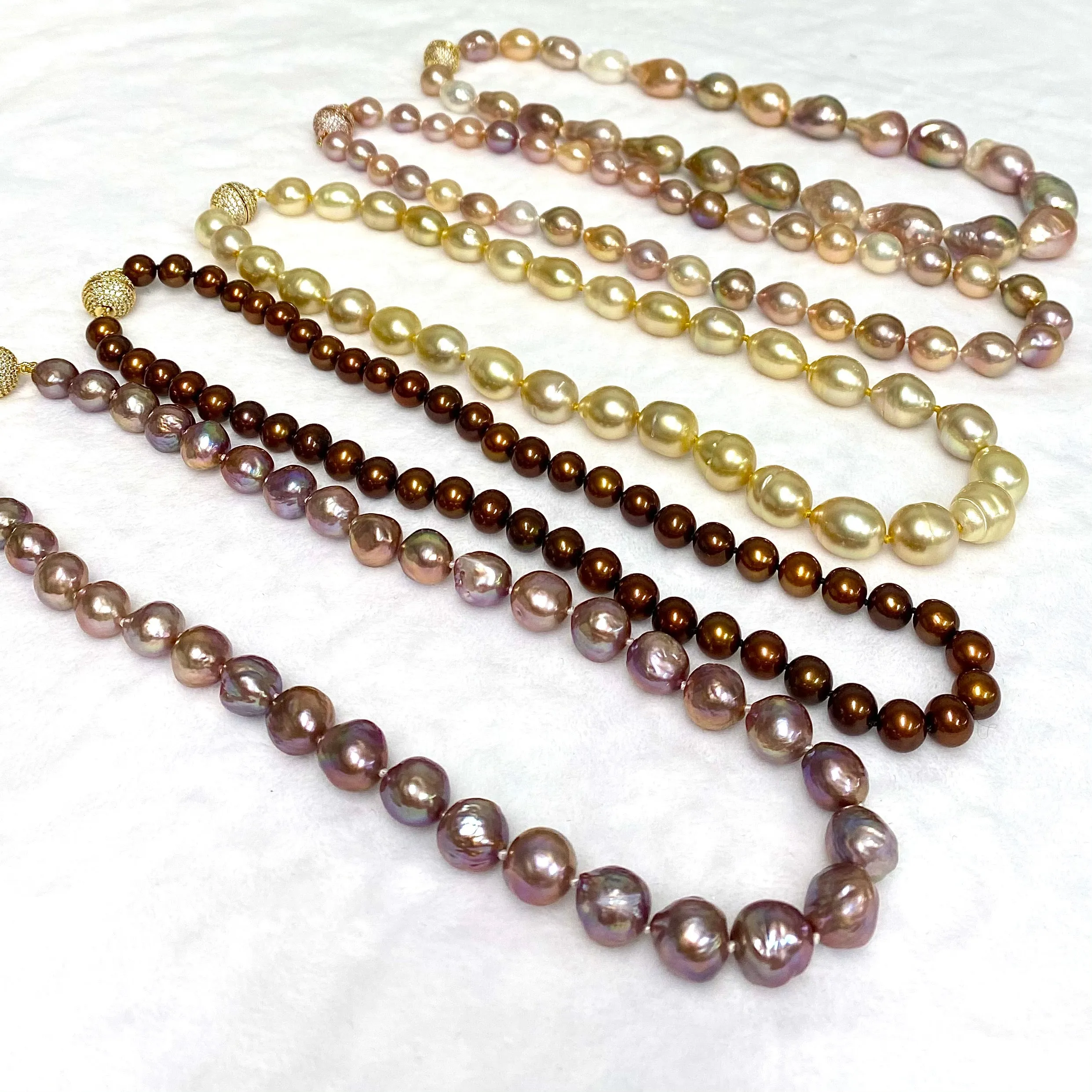 Necklace Jacqueline- gold south sea pearls (N360)