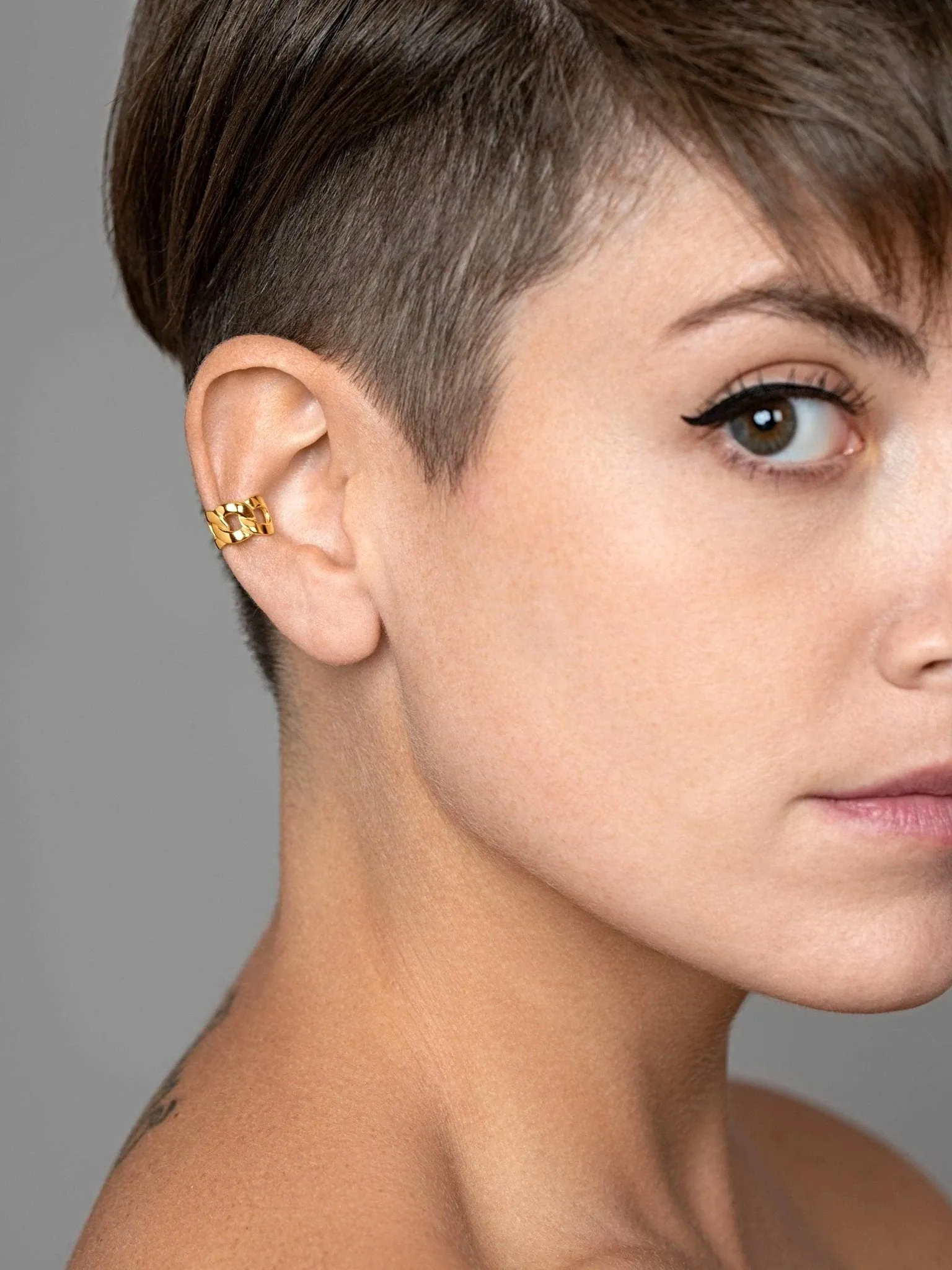 Stylish Renate Ear Cuff - Elegant Adjustable Non-Pierced Earrings for a Trendy Look