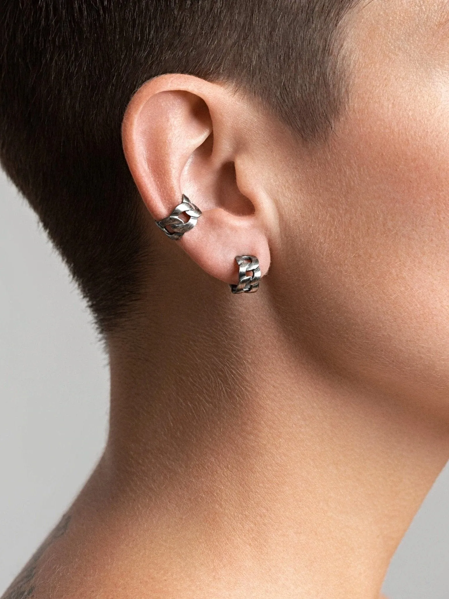 Stylish Renate Ear Cuff - Elegant Adjustable Non-Pierced Earrings for a Trendy Look