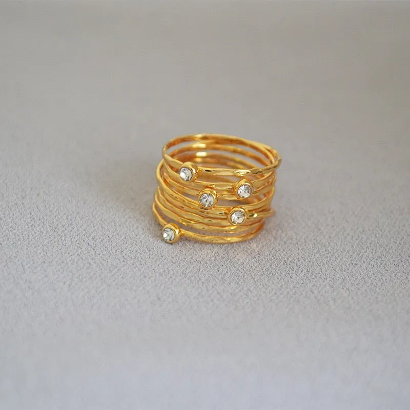 Twisted CZ Layered Ring