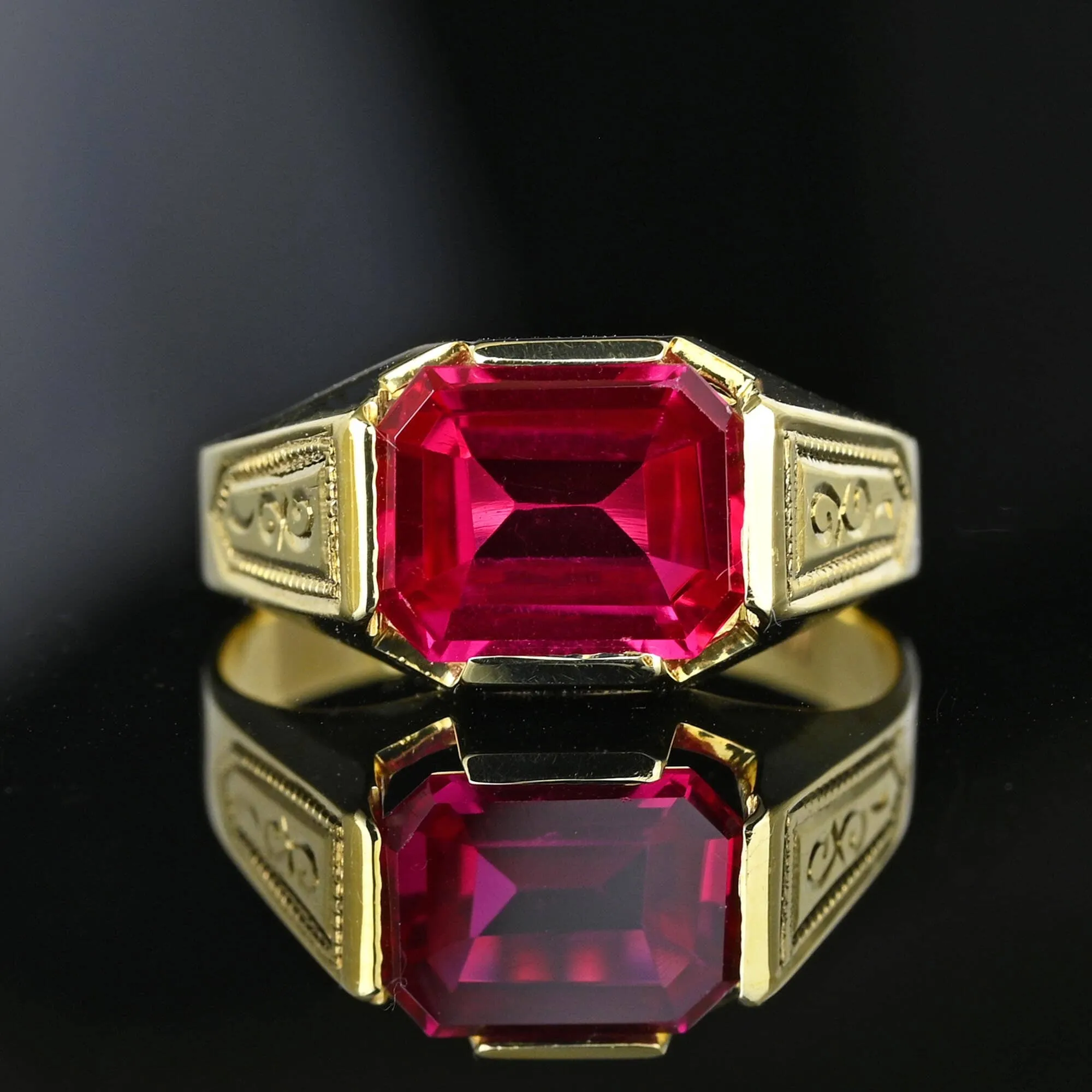 Vintage 10K Gold Rectangle Flat Top Ruby Signet Ring