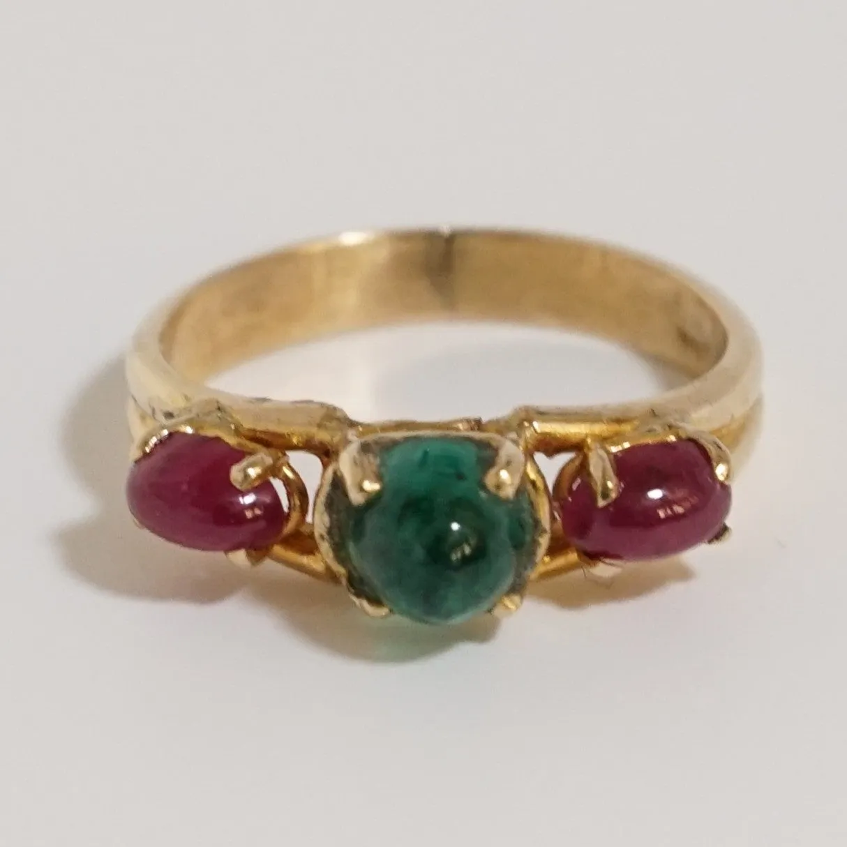 Vintage Emerald Sugarloaf and Ruby Cabochon Ring in 14 karat